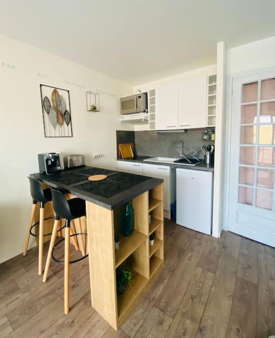 Studio Entre Mer Et Dunes Avec Balcon Vue Laterale Mer 50M Plage Pour 3 Pers Wifi Menage Compris Fort-Mahon-Plage Buitenkant foto