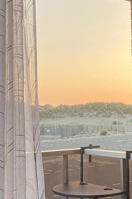 Studio Entre Mer Et Dunes Avec Balcon Vue Laterale Mer 50M Plage Pour 3 Pers Wifi Menage Compris Fort-Mahon-Plage Buitenkant foto